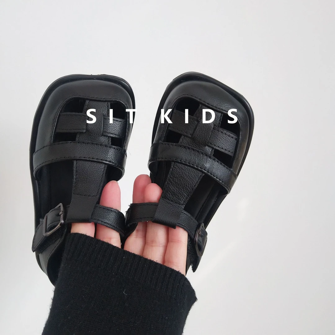 2024新款韩版儿童夏季休闲方头纯色镂空软底凉鞋韩版女宝宝沙滩鞋