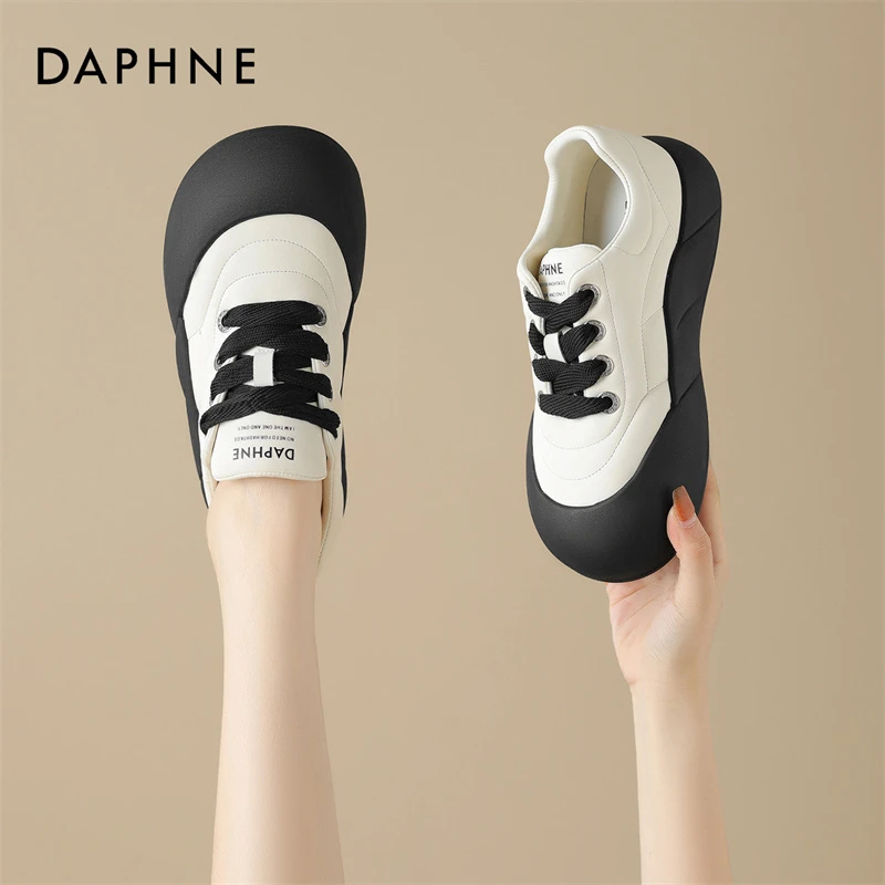 达芙妮拼色小白鞋时尚圆头软乎时尚前卫超模同款防滑板鞋舒适软底