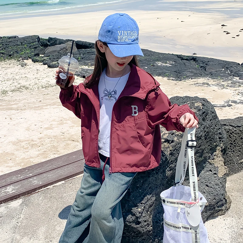 现现【蜕变成熟的红】2025新款洋气儿童秋装冲锋衣运动连帽上衣8510