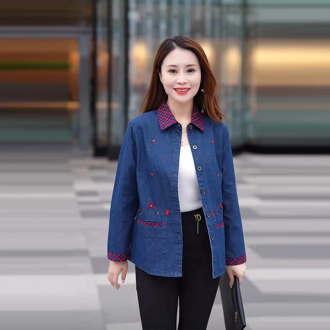 妈妈减龄时尚牛仔薄外套春秋休闲中老年女装洋气翻领长袖衬衣外套
