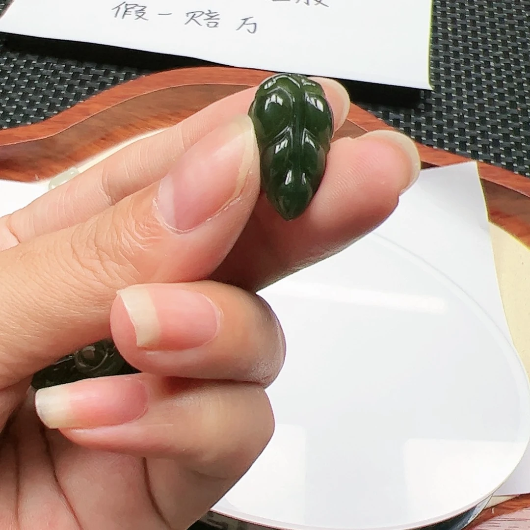 和田玉颈饰未镶嵌11