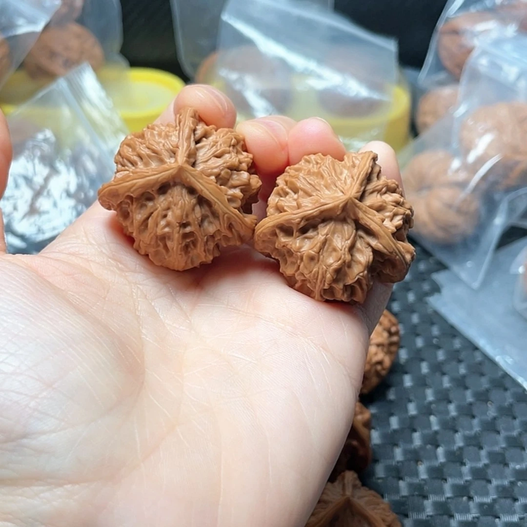 【闪购商品】三棱37核雕7***哥