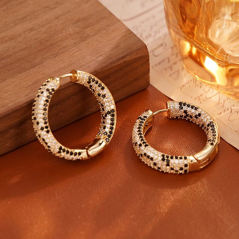铜合金合成锆石耳饰 5875 欧美手工高奢重工百搭经典豹纹耳扣耳圈