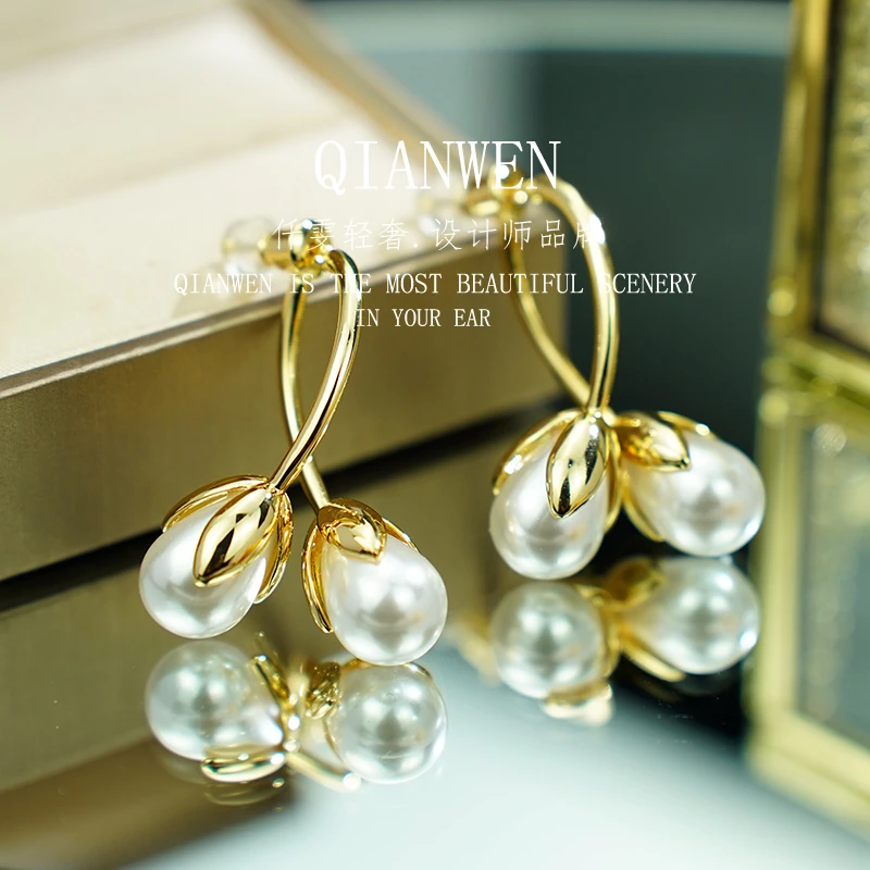 5681温柔素款法式轻奢时尚气质珠珠耳饰