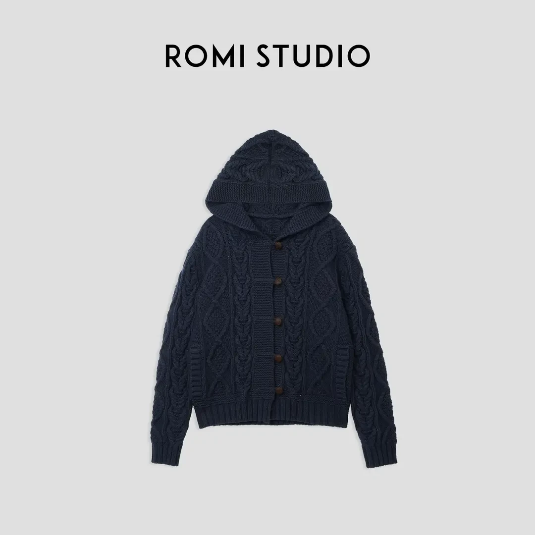 ROMI STUDIO澳洲羊毛混纺重磅粗针扭花连帽藏蓝针织开衫23AWM1070