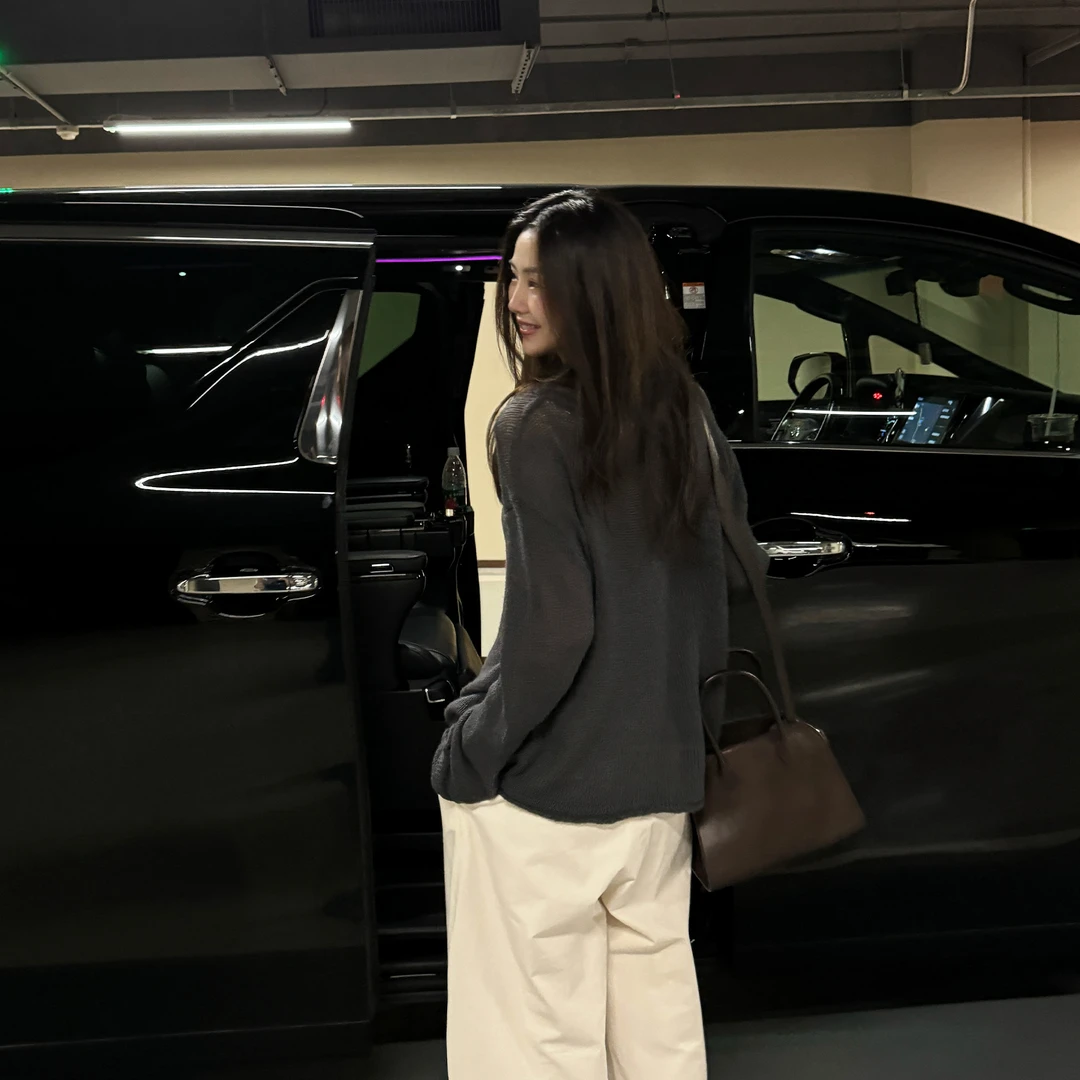 ROMI STUDIO “松弛随性” 山羊 绒绵羊毛混纺镂空针织毛衫432T3067