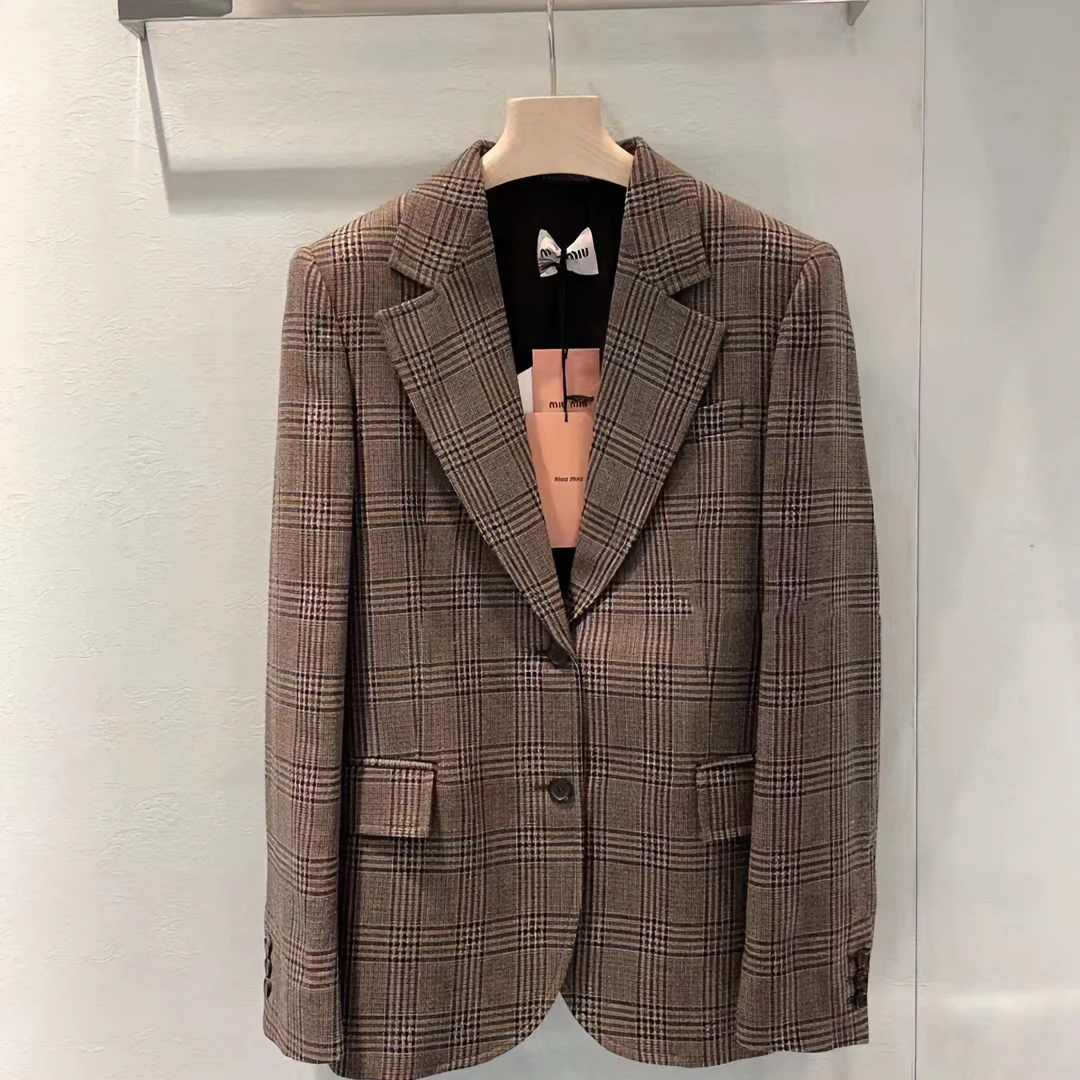 Miu Miu 棕色格纹西服