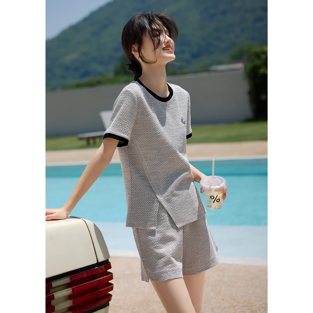 XWI/欣未休闲感松弛短裤套装2025初夏女款开叉上衣短裤小香风套装