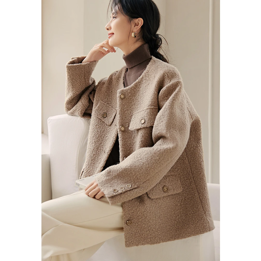 XWI/欣未2023秋冬新款软糯温暖廓形经典短款小香风毛呢外套女