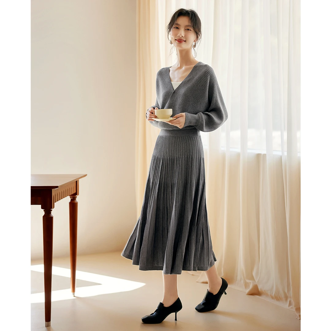 XWI/欣未2023秋冬新款洋气百搭法式舒适女人味两件套套装抖音金卡
