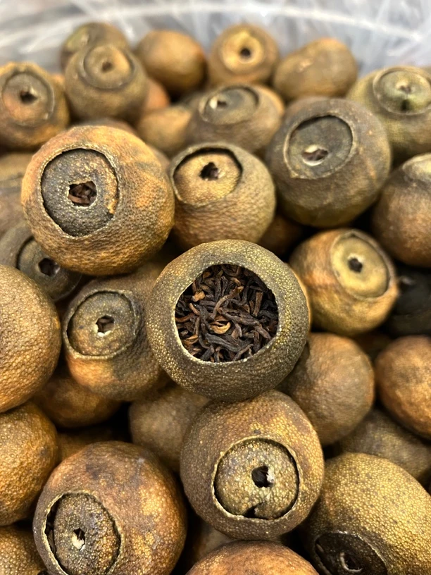 【梅江塞口围全生晒】2023年梅江塞口围圈枝柑皮普洱茶