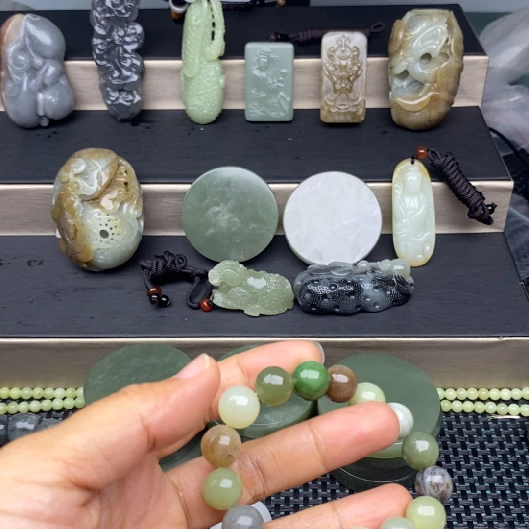 和田玉颈饰未镶嵌