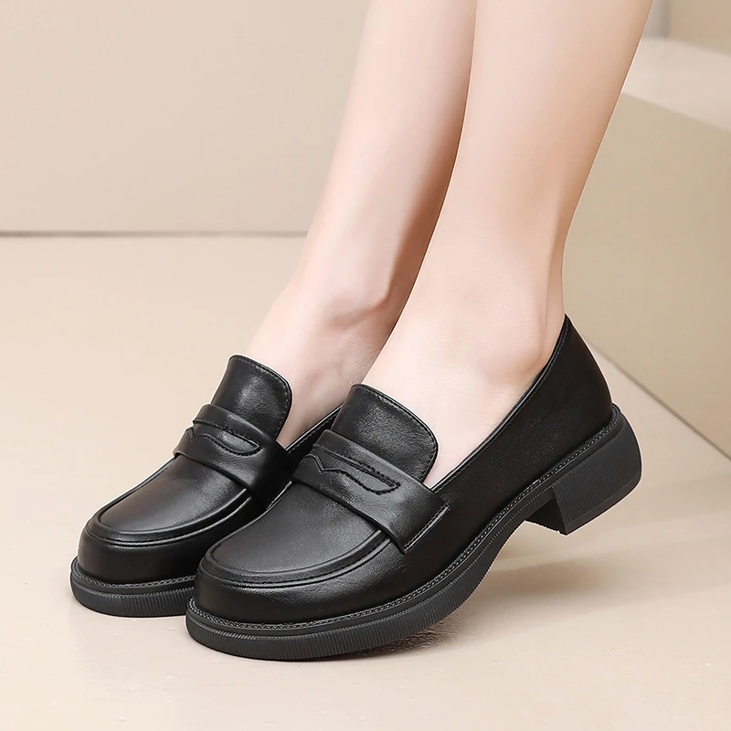 2024春季圆头乐福鞋女休闲妈妈鞋百搭黑色平底英伦风休闲小单鞋女