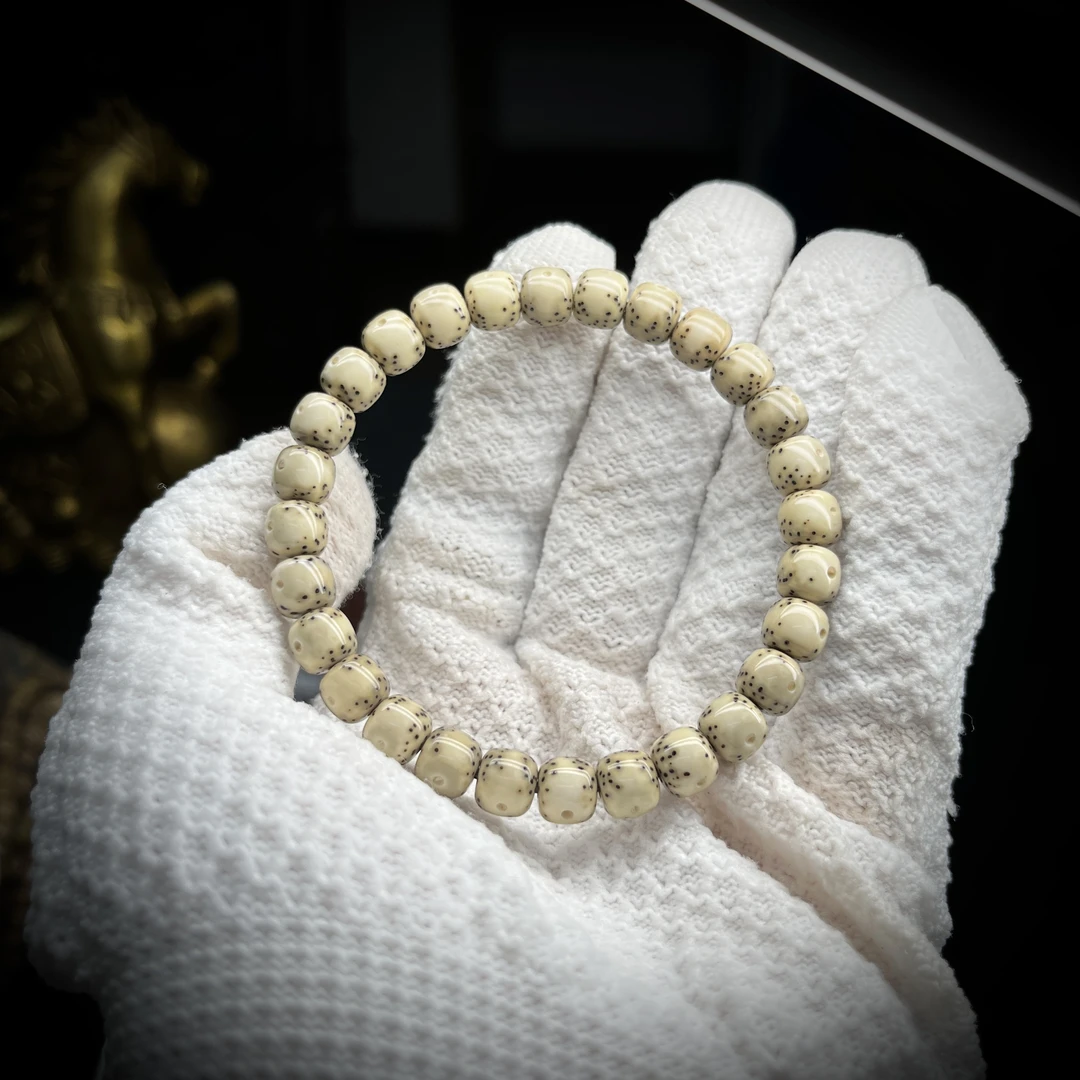 8✖️7mm石玉料星月菩提手串