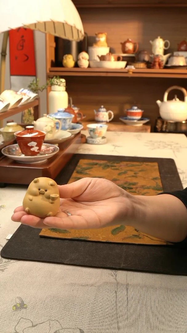 【闪购商品】密胺摆件猪元宝