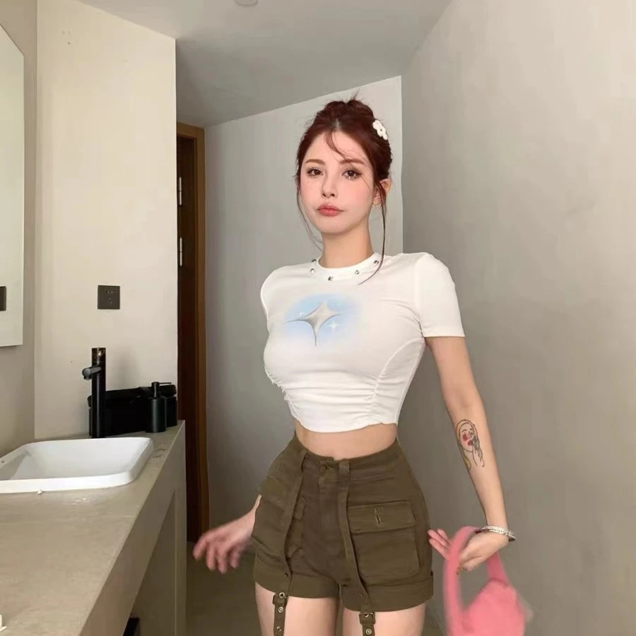 运动显瘦辣妹短款修身秋季百搭上衣小众