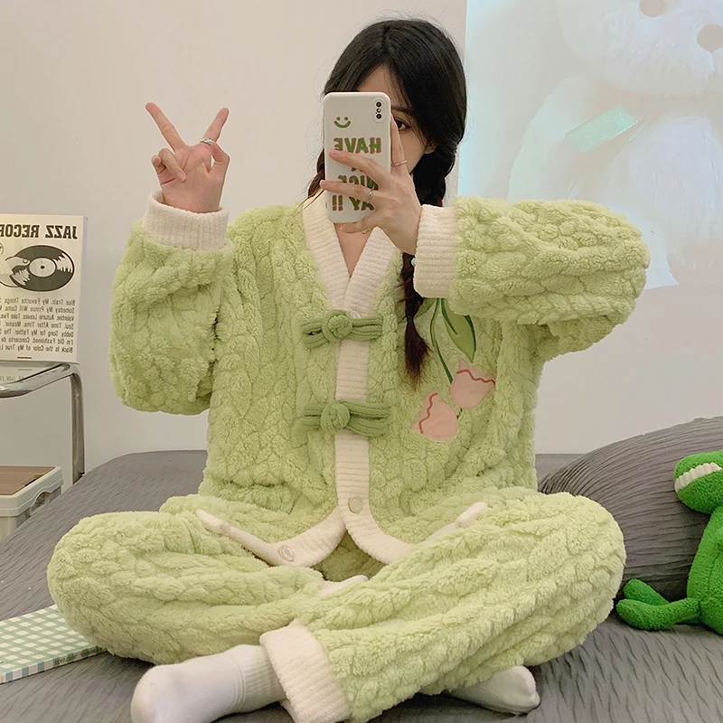 秋冬季珊瑚绒加绒加厚睡衣女加大码加肥胖mm200斤宽松保暖家居服