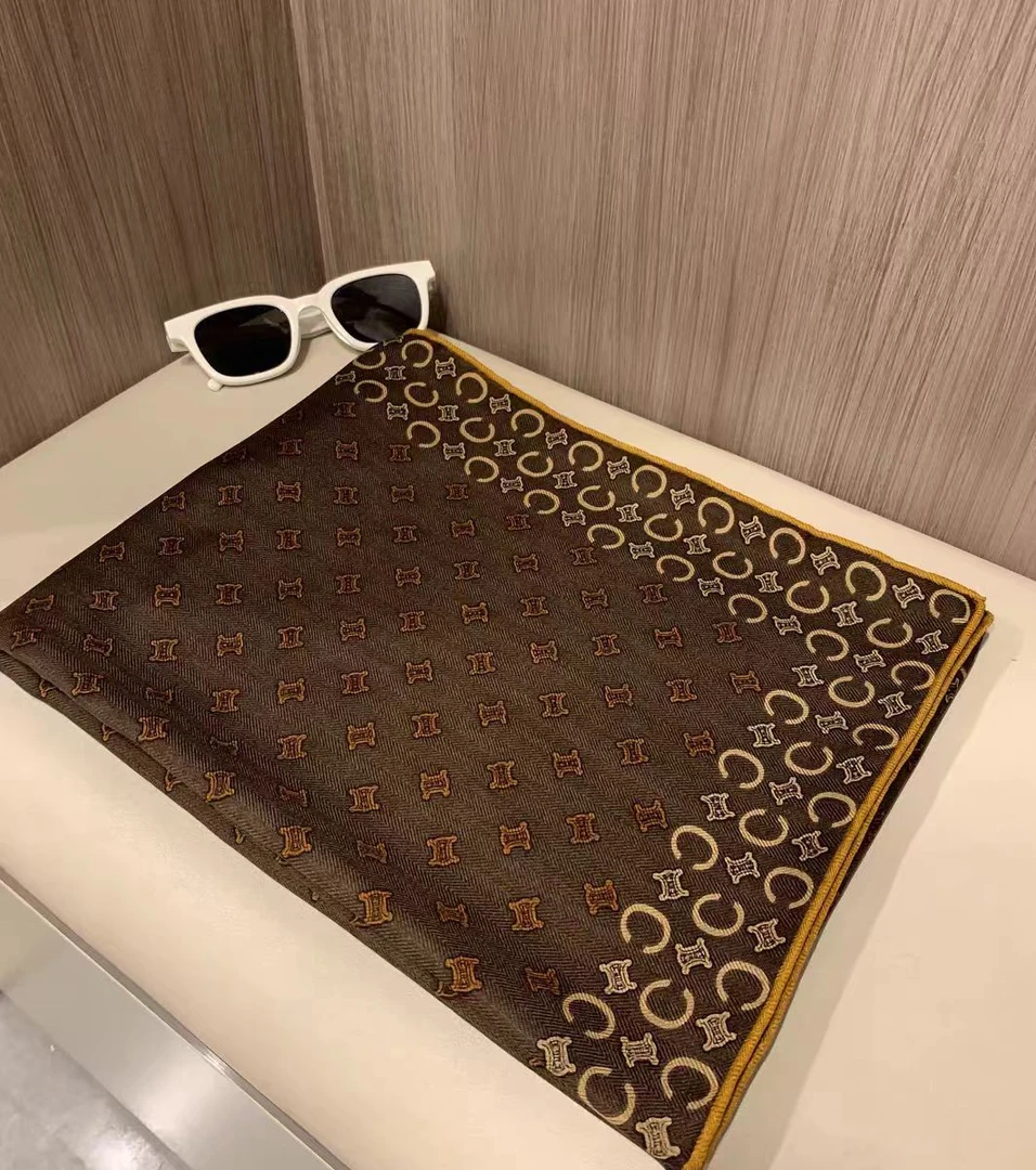 【E223】宫丽135x135cm丝毛双面印花传统时尚丝巾