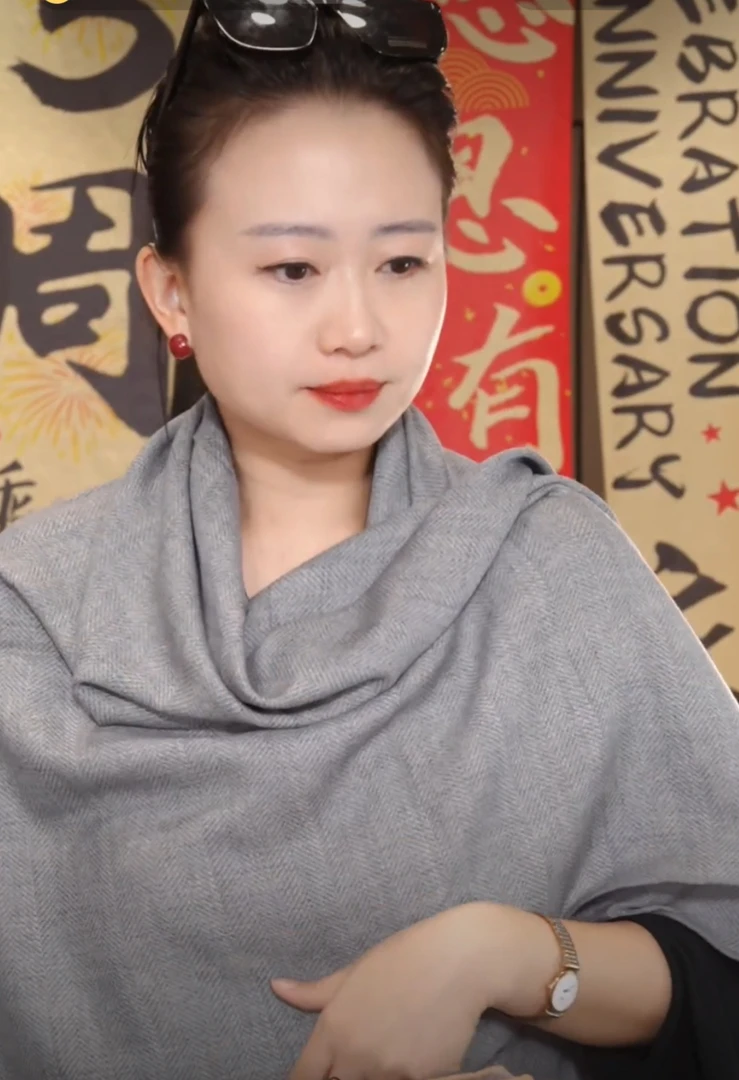 【E212】宫丽135x135cm薯莨丝毛印花春夏防晒丝巾气质女士