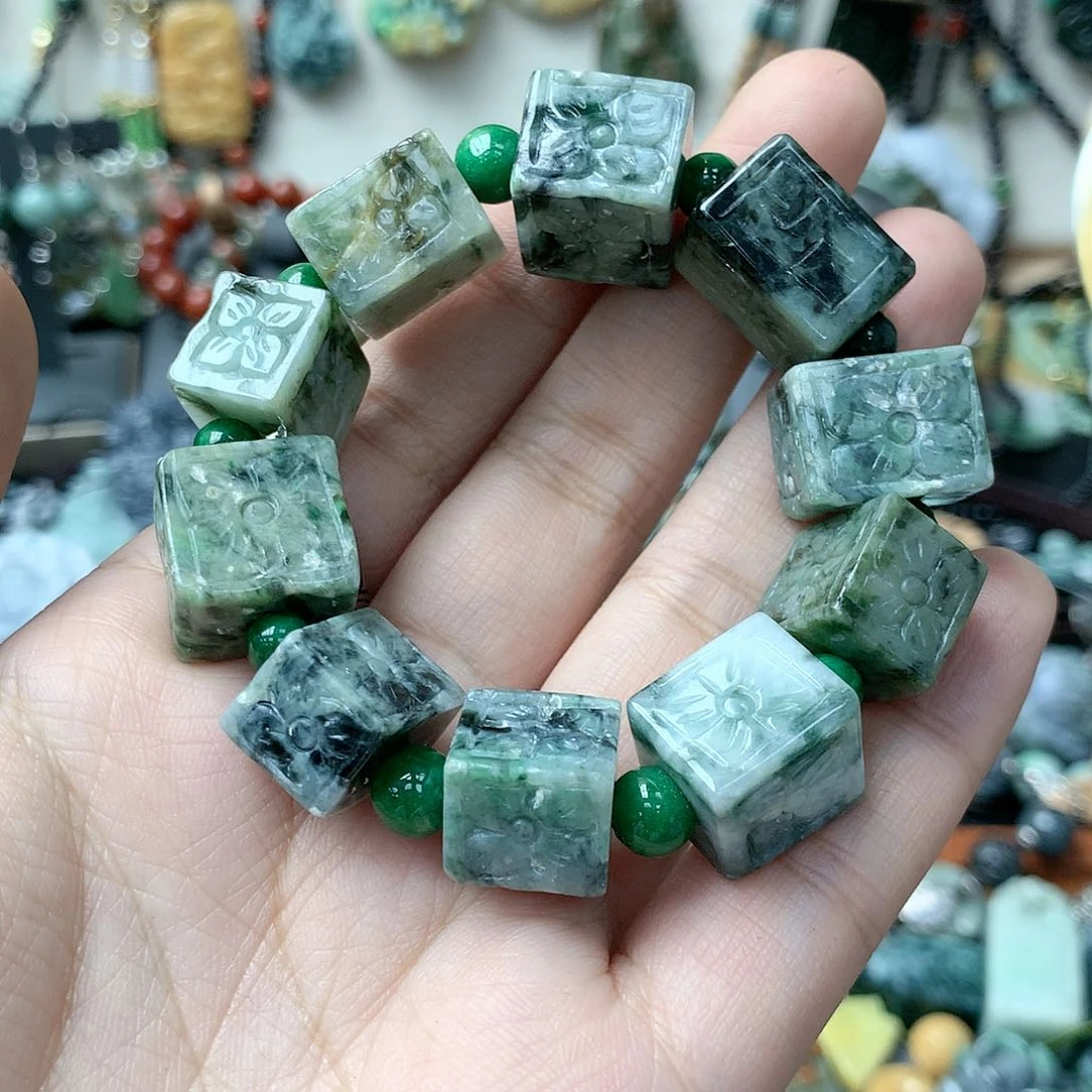 翡翠戒指未镶嵌济****司