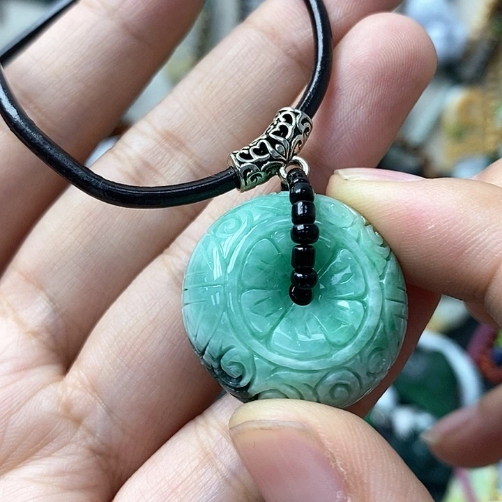 翡翠颈饰未镶嵌扣