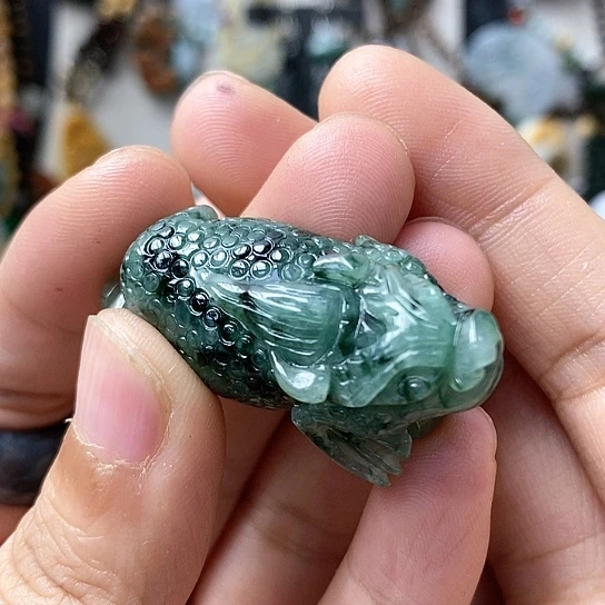 翡翠颈饰未镶嵌南**珊