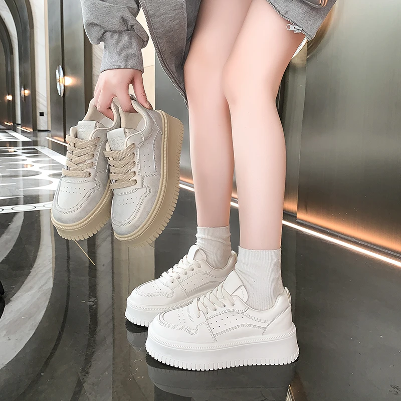 韩版爆款高级感厚底增高饼干小白鞋2024秋季时尚百搭休闲运动板鞋