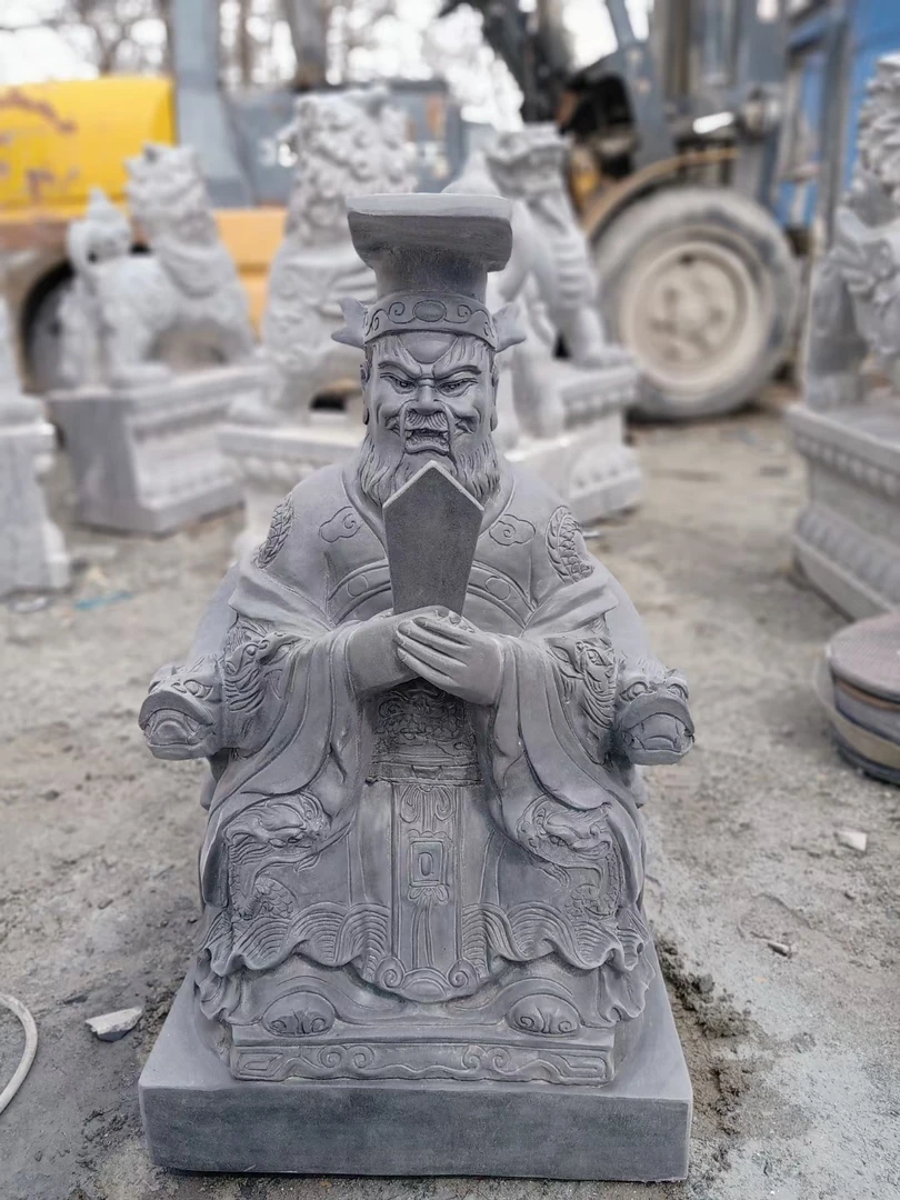 青石雕刻龙王爷石雕摆件