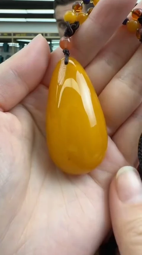 【闪购商品】琥珀颈饰未镶嵌253秒拍号