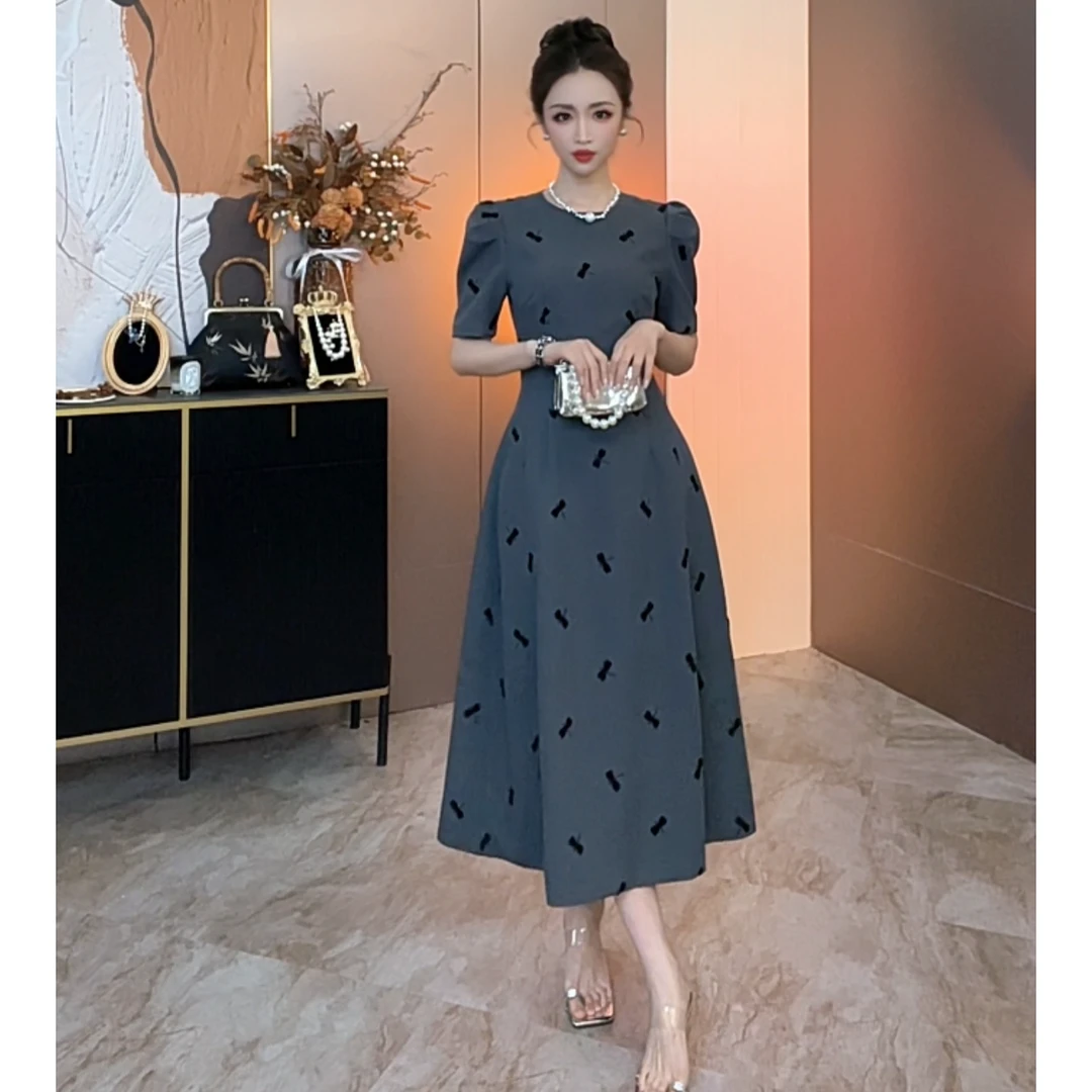 【格雷画报】夏季显瘦女装方领连衣裙气质长裙法式复古刺绣收腰裙子