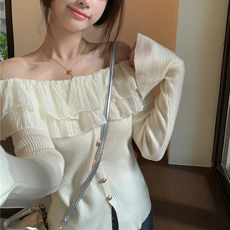 韩版2025春季设计感撞色纽扣一字肩气质针织衫小众纯欲露肩上衣女