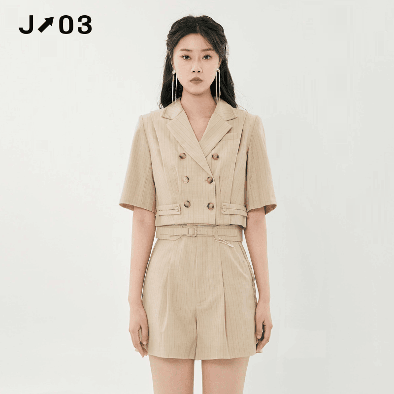 J03女装 夏季新品上衣 时尚短袖双排扣收腰通勤翻领短款外套