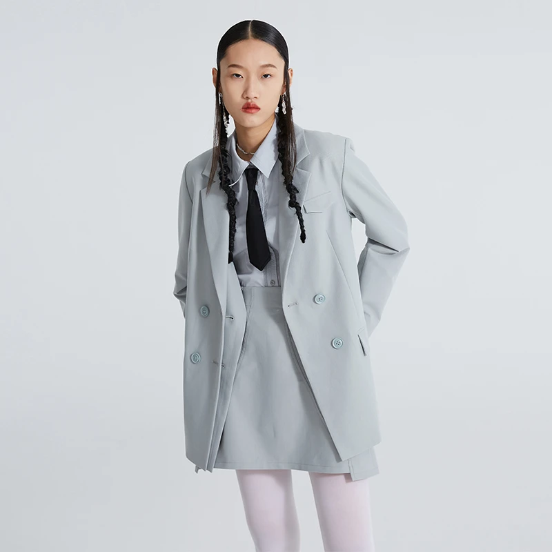 J03女装 春季新款西装 时尚气质设计感浅蓝色中长款外套