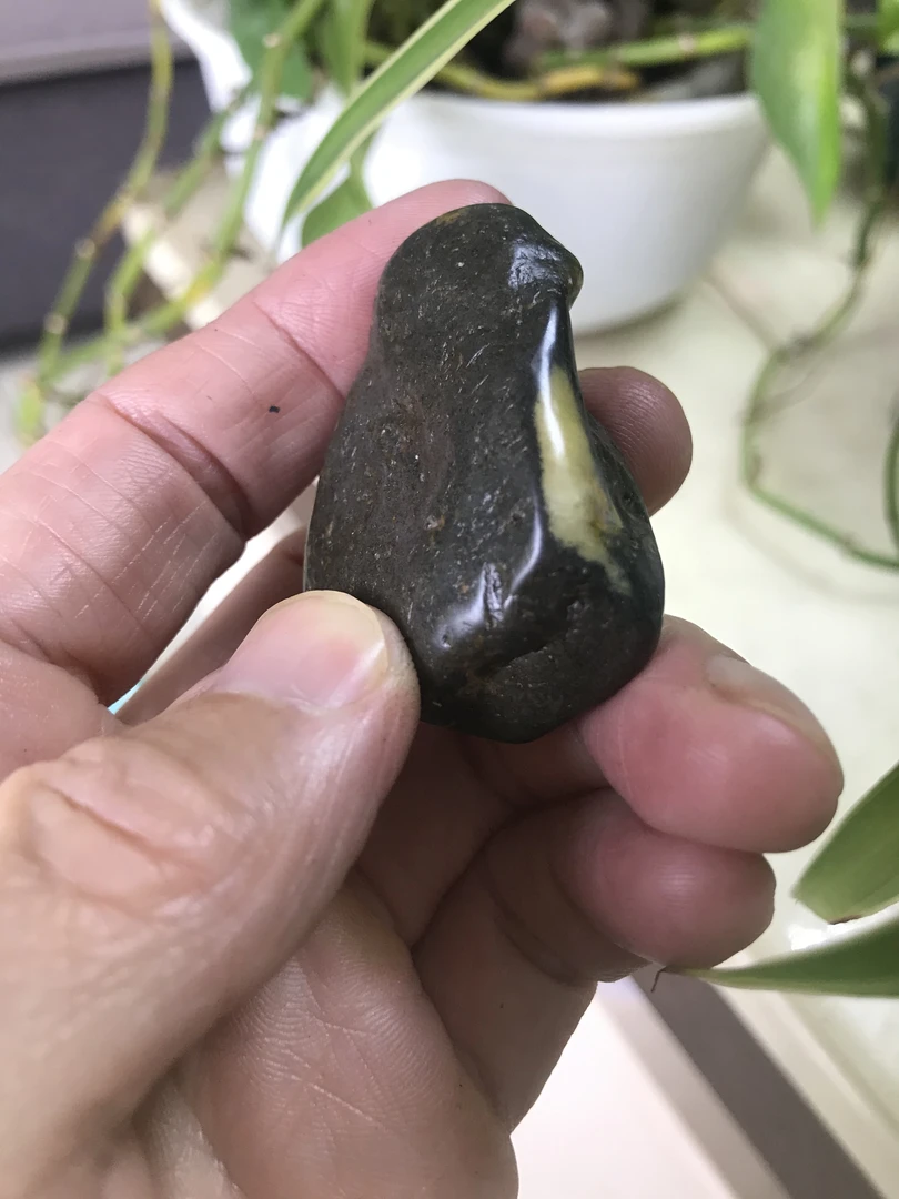 寿山石金狮峰独石．随型章．素玩．尺寸约37/18/41mm．