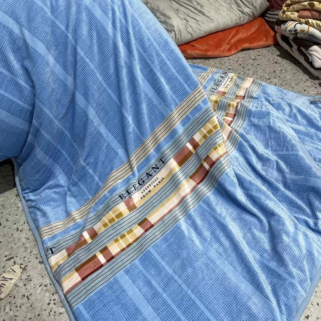 蓝条纹时尚轻奢2.0*2.3被子双面亲肤灰色印花包边凉感绗缝奶绒