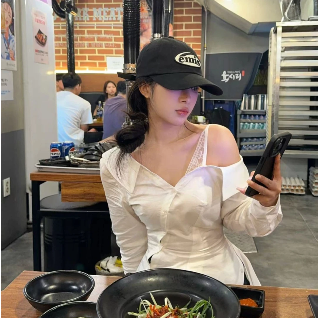 纯欲白色露肩长袖衬衫女气质收腰衬衣不规则设计感修身辣妹上衣夏