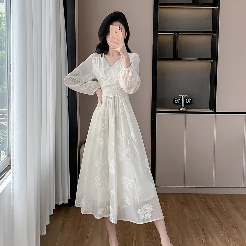 9614小夕初秋新款刺绣修身收腰显瘦森系长款温柔风长连衣裙裙子女