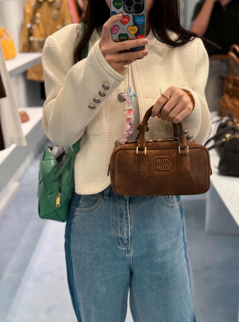 全新未使用 MIU MIU/缪缪 保龄球包小号22cm