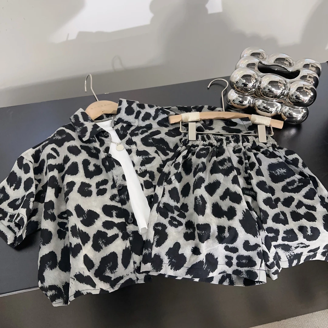 【两个小大人】夏季儿童短袖短裤套装洋气时尚韩版豹纹两件套2488