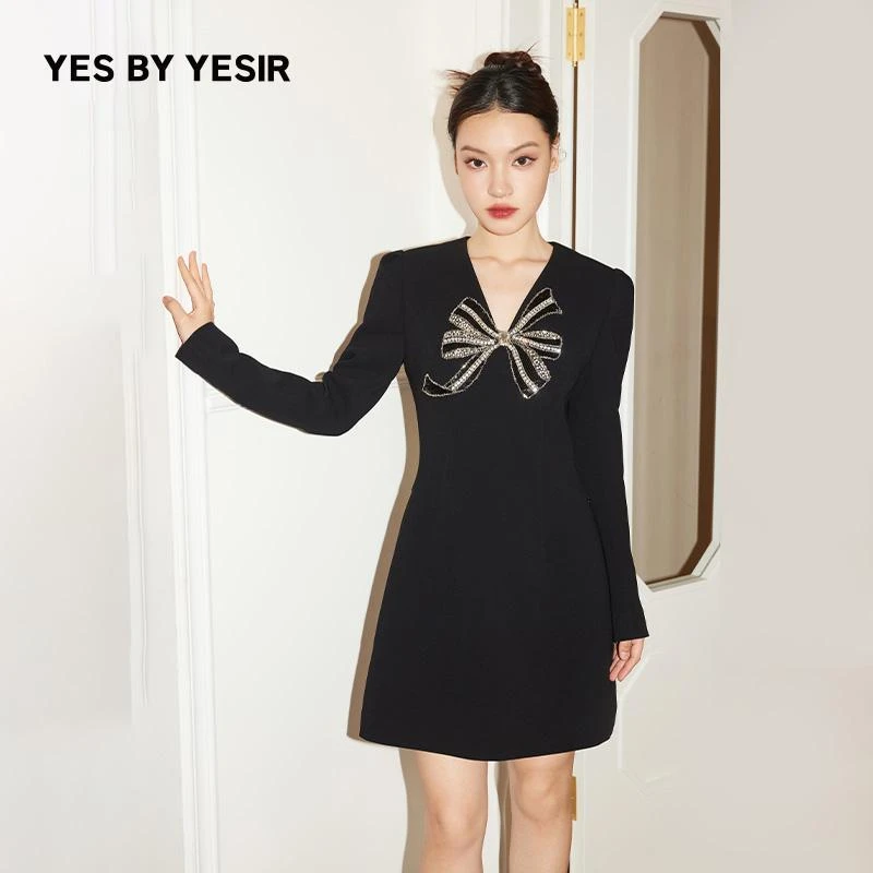 叶谦原创设计师新款镶钻蝴蝶结V领黑色连衣裙长袖气质小黑裙