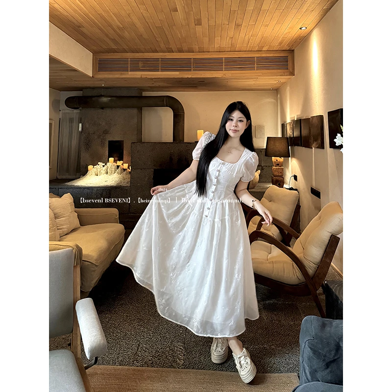 黑泽玄七连衣裙2024夏季新款方领泡泡袖微胖收腰显瘦提花小白裙女