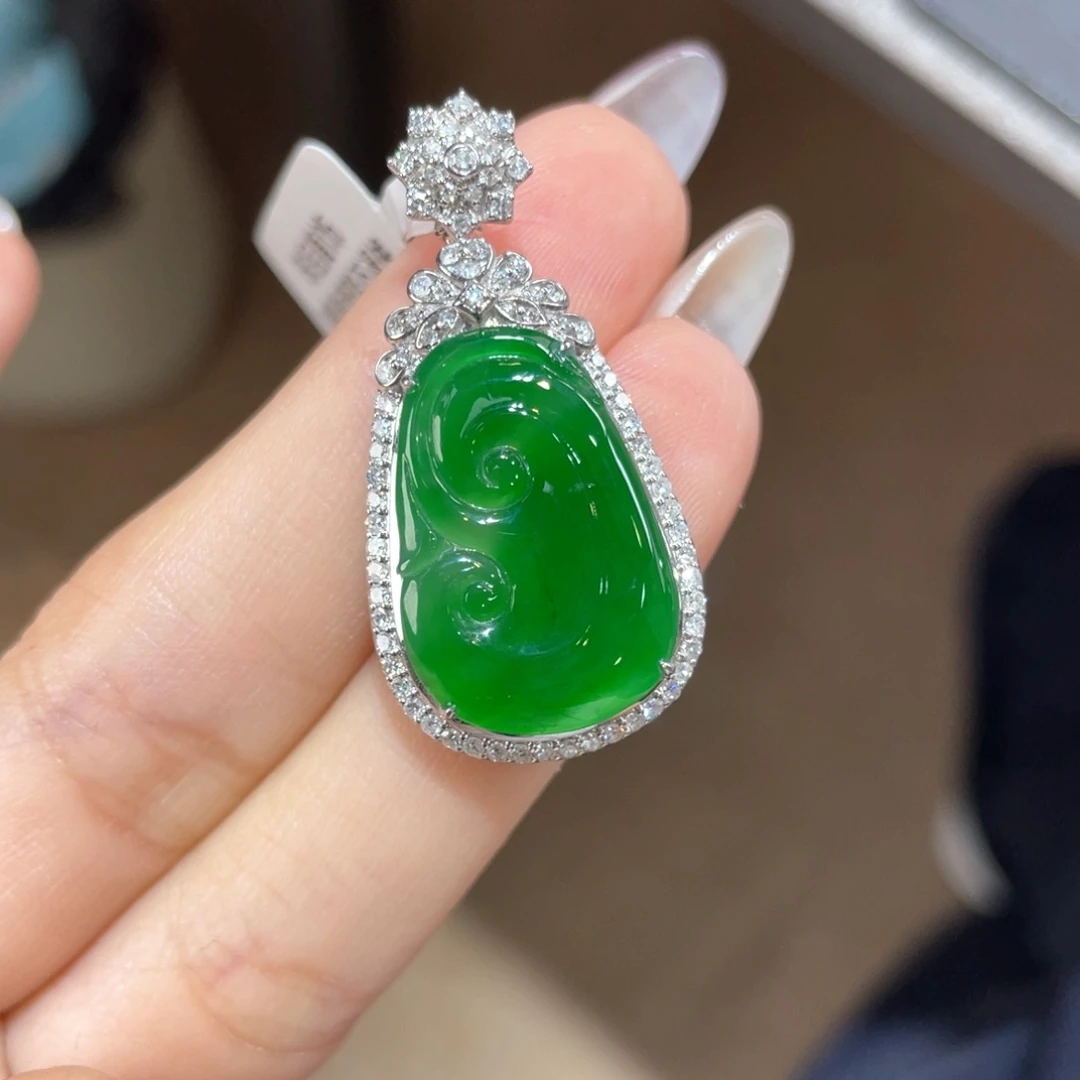 翡翠颈饰18K金镶嵌天然缅甸翡翠a货