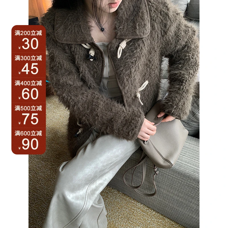 王少女的店【现现】咖色牛角扣毛毛保暖外套气质冬季外套 W12853S34