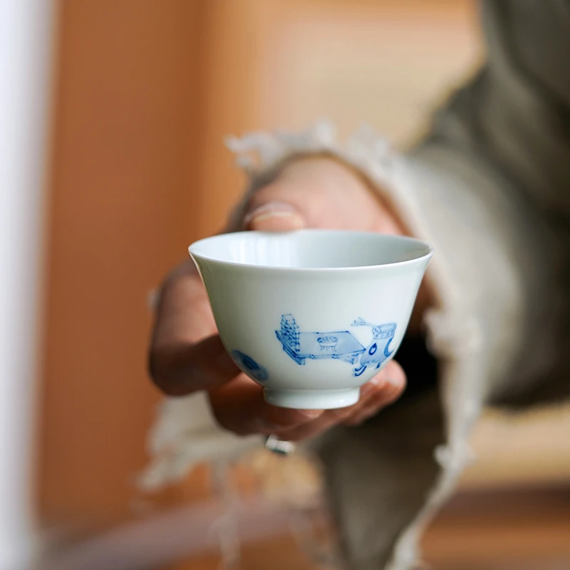 仓巴鹿人 青花清供图杯 景德镇陶瓷纯手工主人杯单杯品茗杯70cc