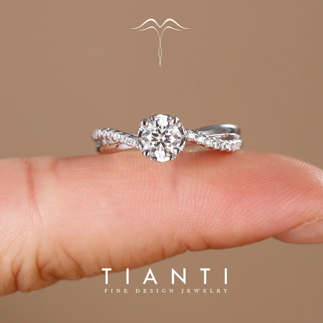 【一见倾心】50分求婚钻戒莫桑钻戒指轻奢时尚