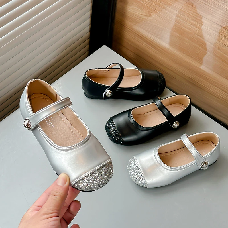 女童公主鞋2024春秋新款玛丽珍银色软底女宝宝演出走秀水钻小女孩
