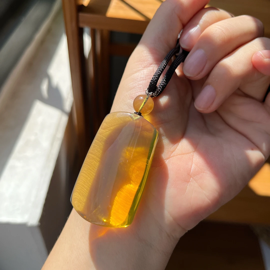 【郭老师】约18g缅甸琥珀净水金兰平安牌吊坠