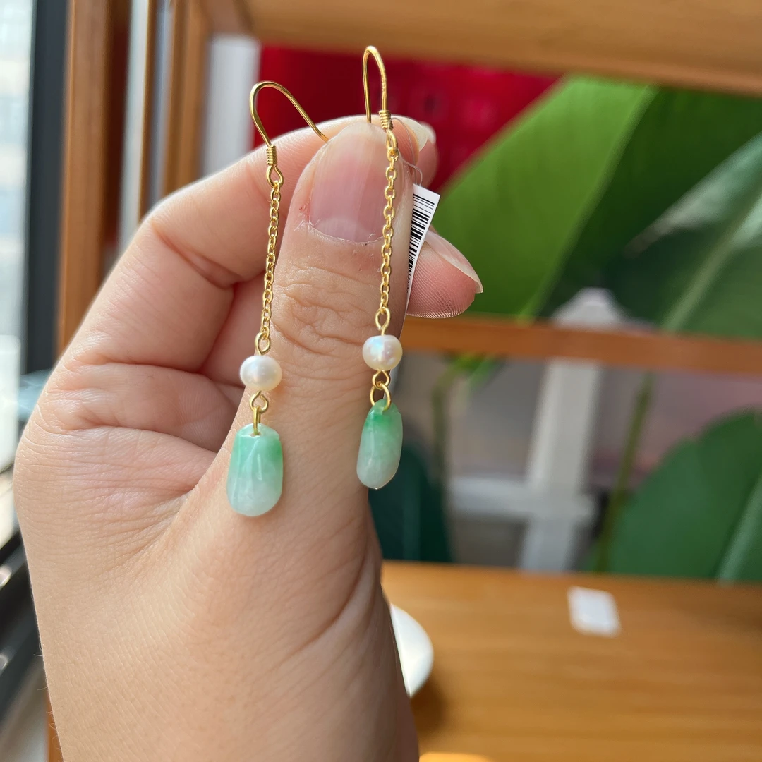 【郭老师】约6*10mm翡翠随形银耳钩-偏绿色珍珠款气质