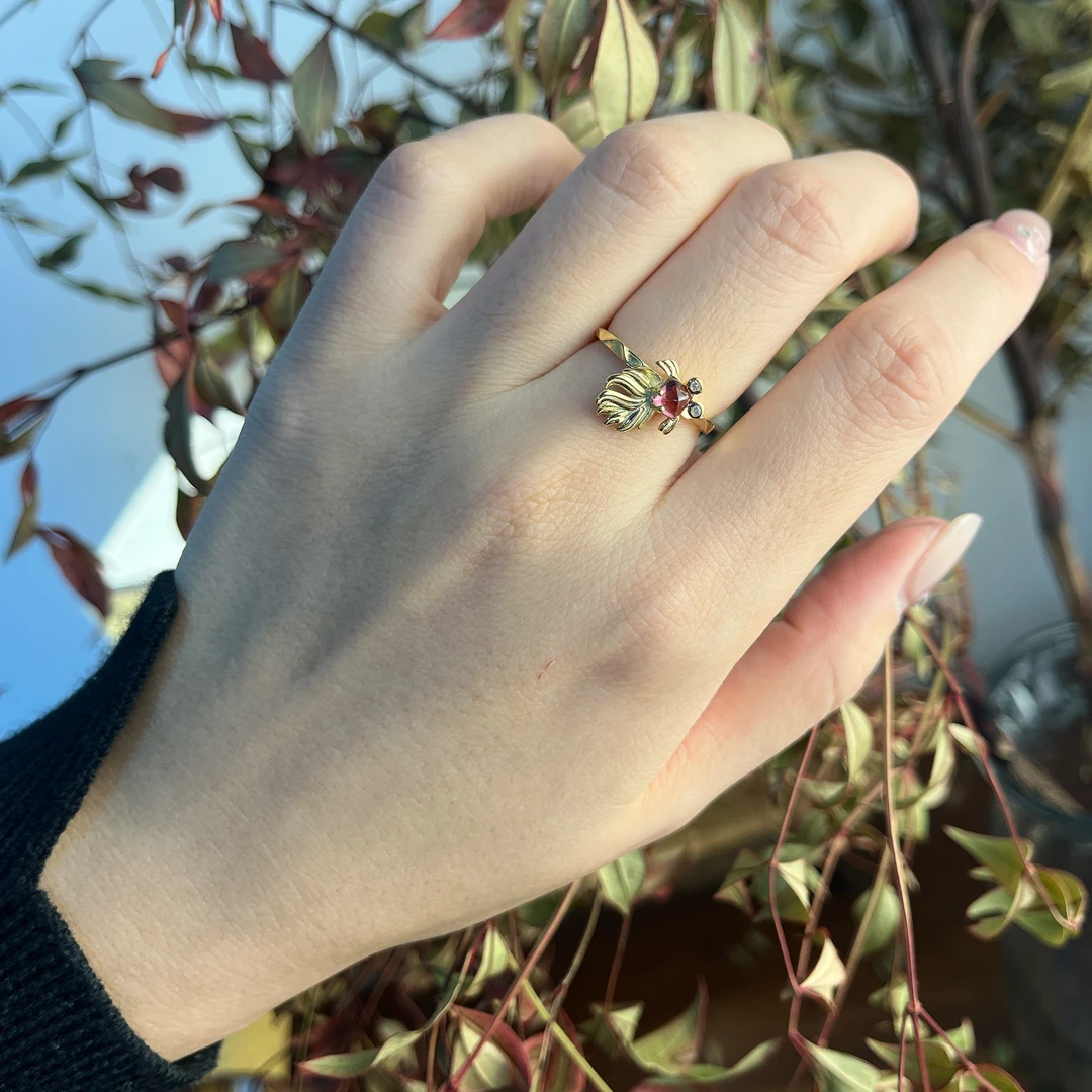 【郭老师】石榴石糖塔金鱼活口戒指