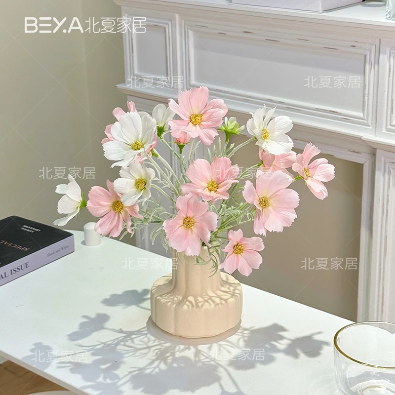 自然系仿真花公主波斯菊手捧花束花艺师插花空间陈设摄